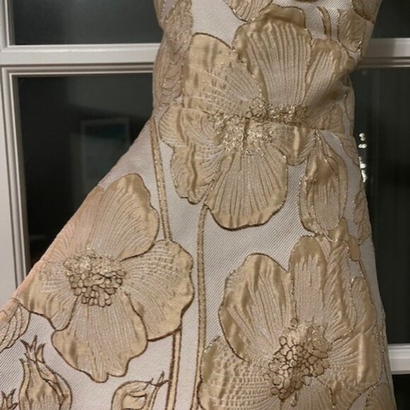 Windsor Dress - Picture 2 of 7